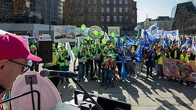 Freiburg: Protest für starken öffentlichen Dienst